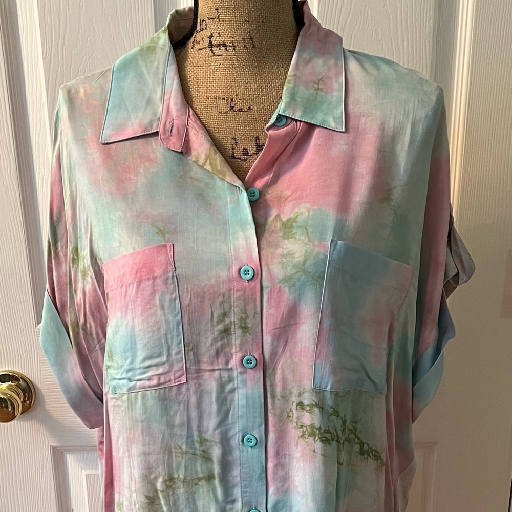 NWOT-XL White Birch Button Down Top